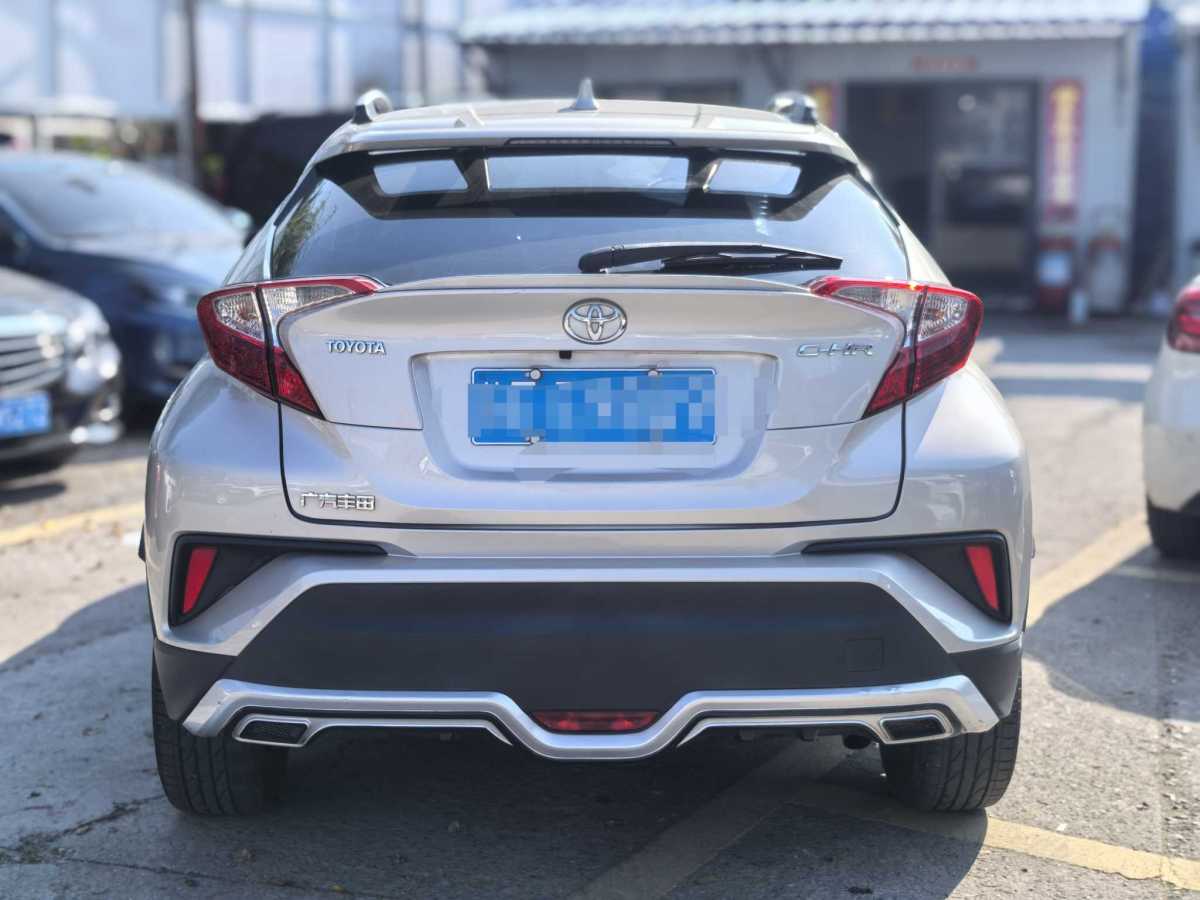 豐田 C-HR  2020款 2.0L 領(lǐng)先版圖片