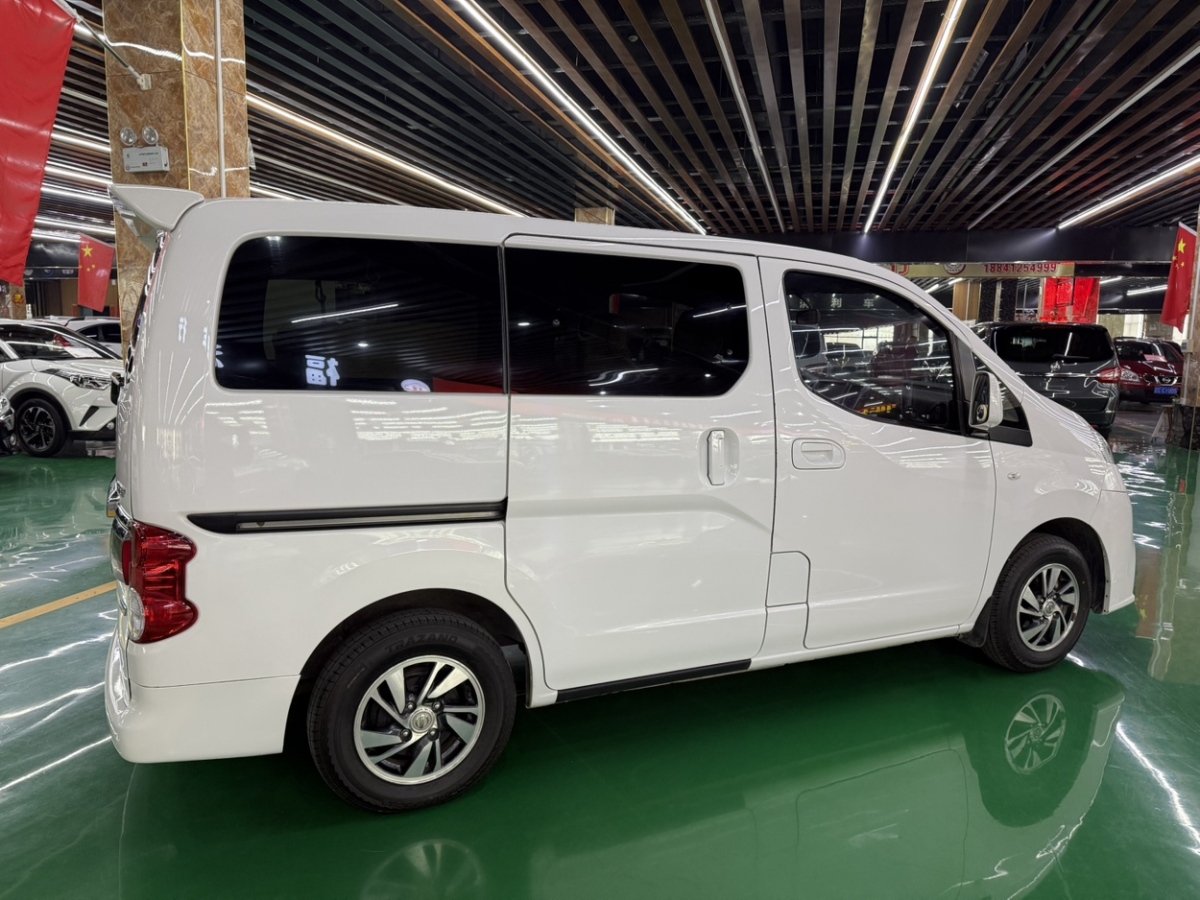 2019年3月日產(chǎn) NV200  2018款 1.6L CVT豪華型