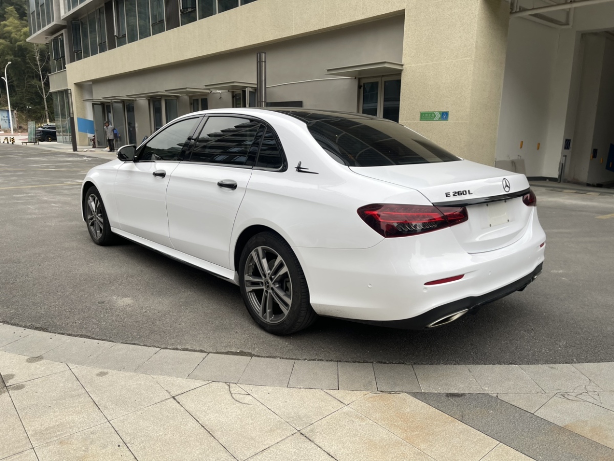 奔馳 奔馳E級  2021款 E 260 L 運(yùn)動型圖片