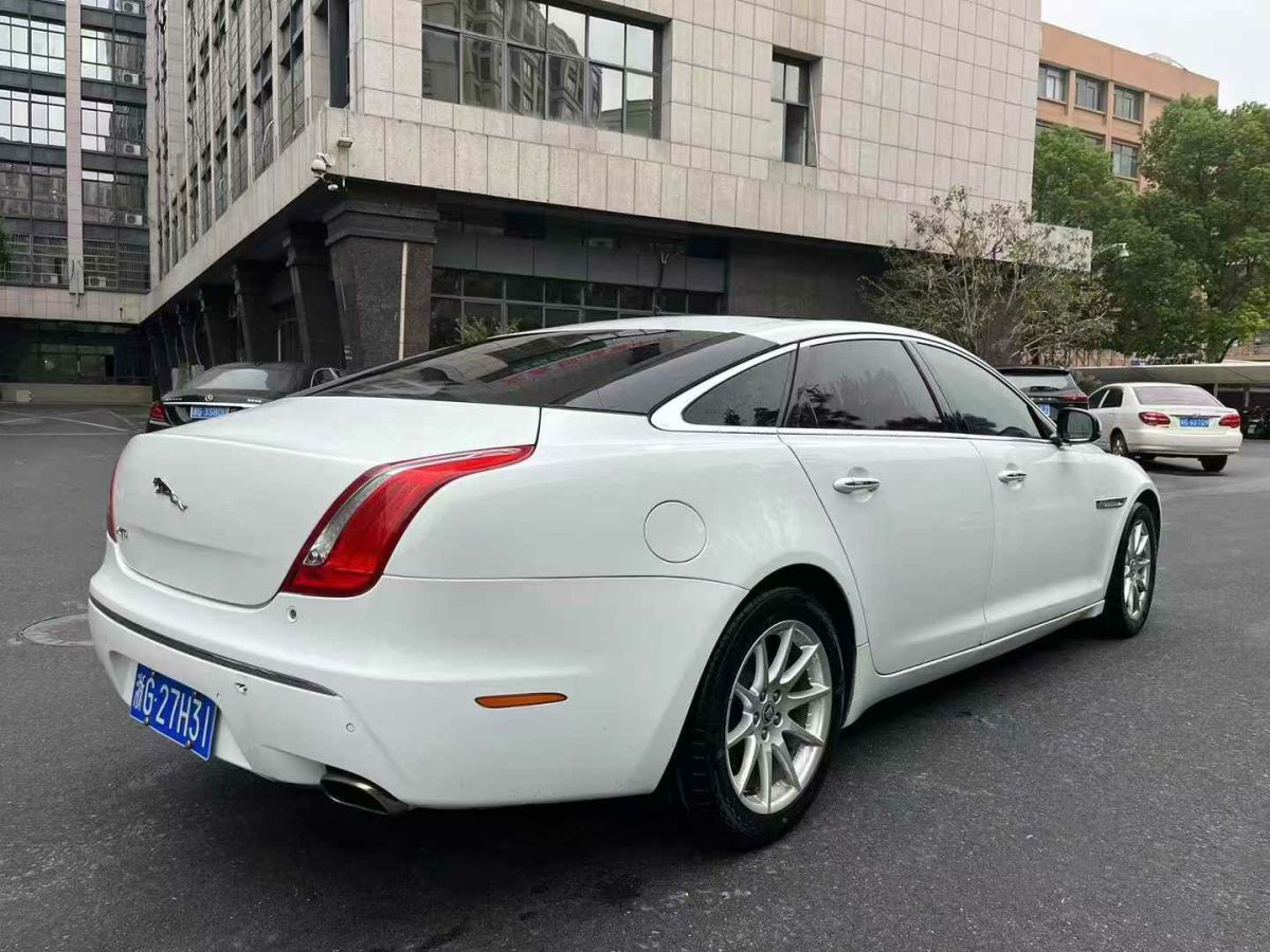 捷豹 XJ  2012款 XJL 3.0 全景商務(wù)版圖片