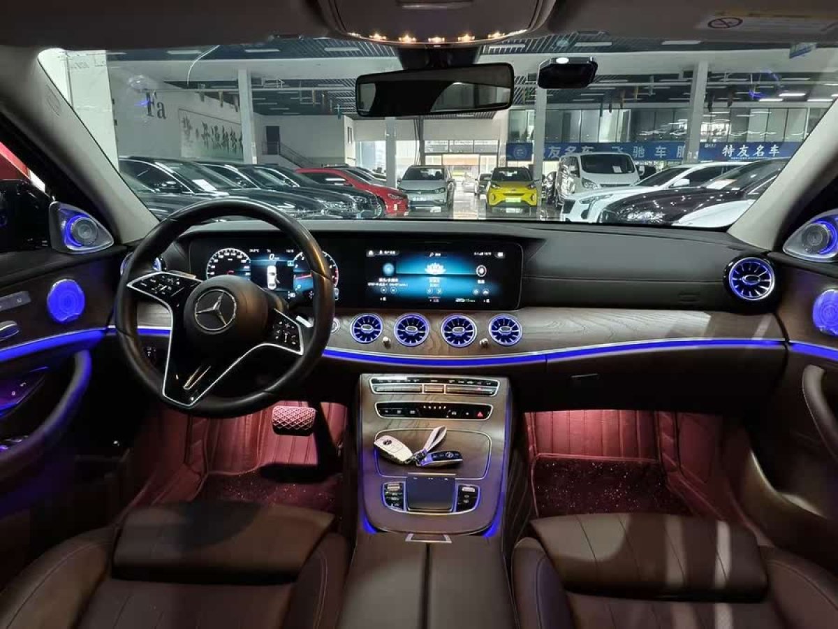 奔馳 奔馳E級  2022款 改款二 E 300 L 豪華型圖片