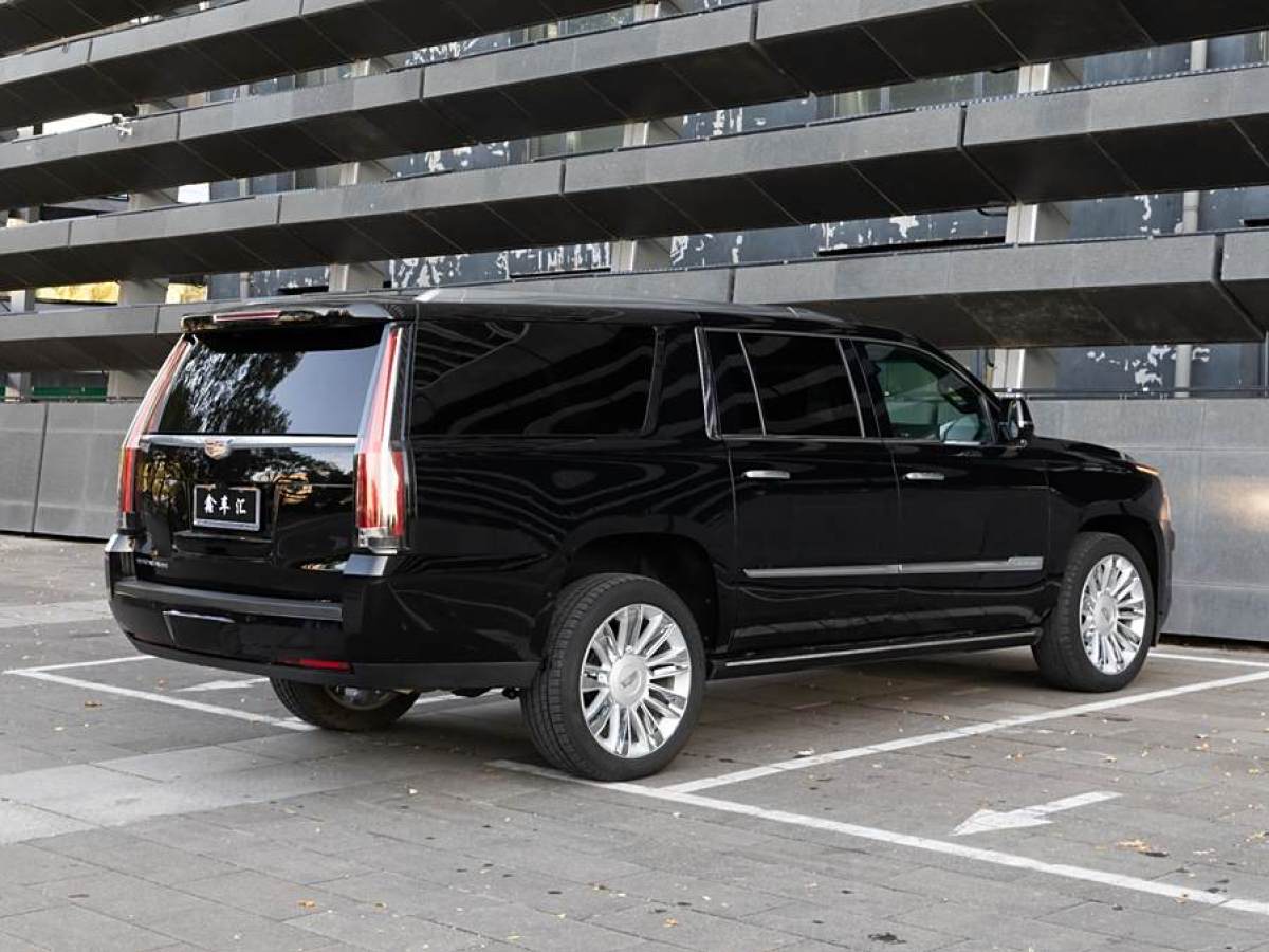 2017年1月凱迪拉克 凱雷德ESCALADE  2017款 6.2L ESV鉑金版加長型