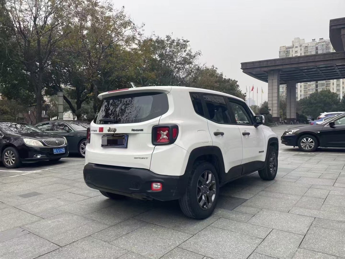 Jeep 自由俠  2017款 180T 自動(dòng)動(dòng)能版+圖片