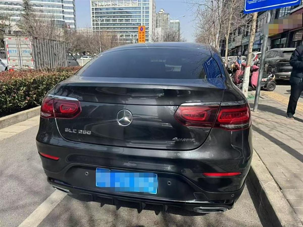 奔馳 奔馳GLC  2022款 改款 GLC 260 4MATIC 轎跑SUV圖片