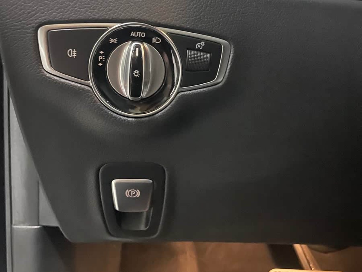 奔馳 奔馳E級  2021款 改款 E 300 L 時尚型圖片