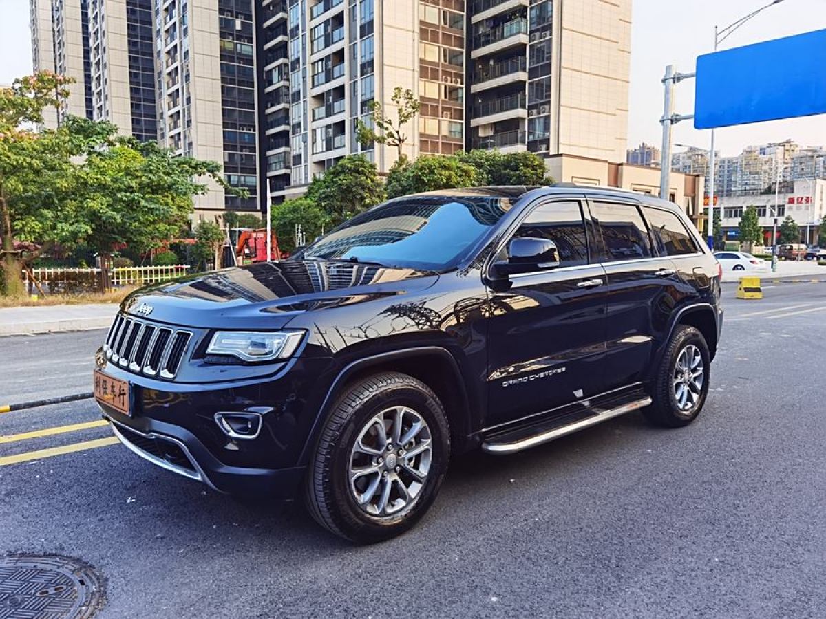 Jeep 大切諾基  2014款 3.0L 舒享導(dǎo)航版圖片