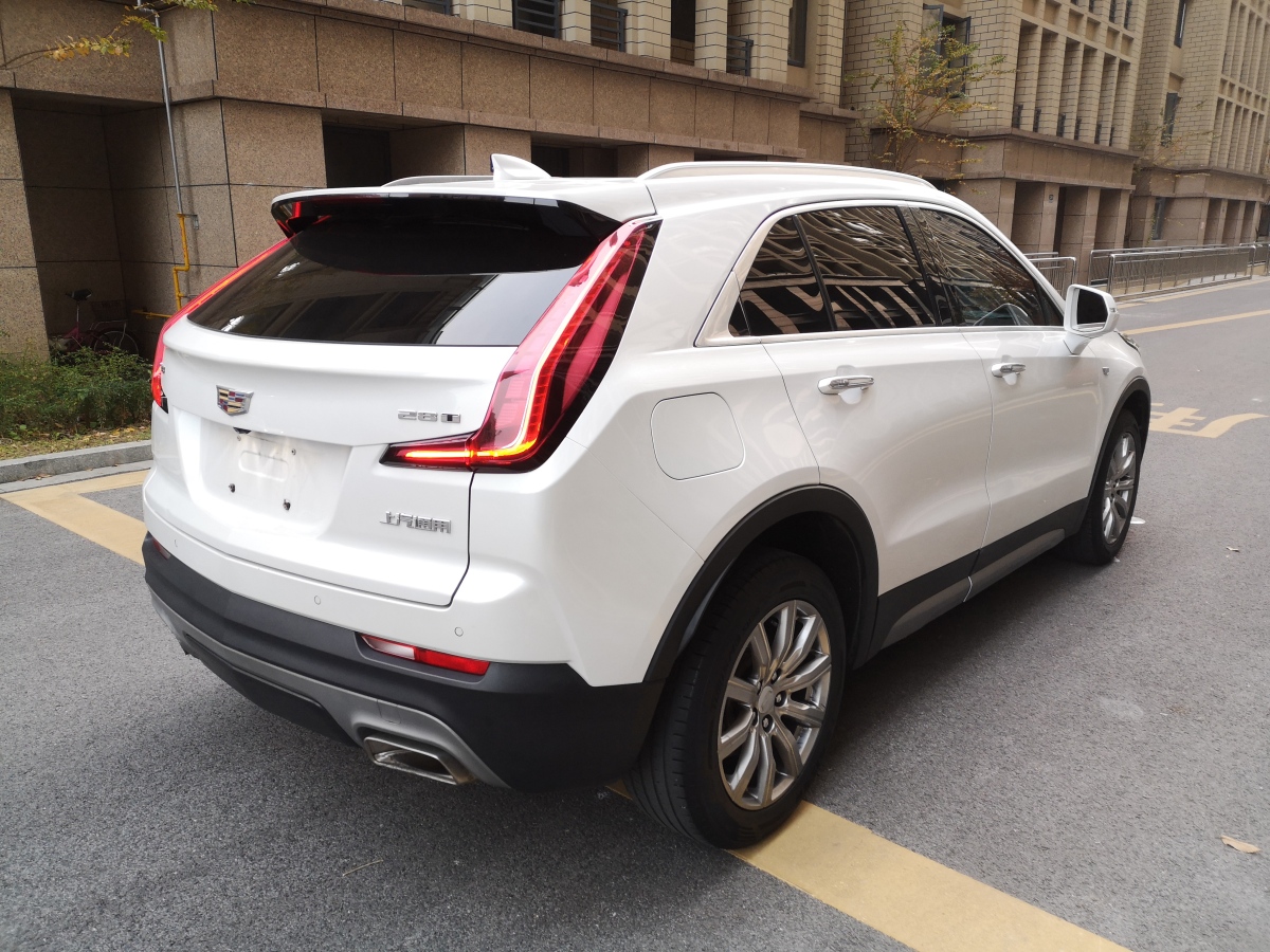 凱迪拉克 XT4  2018款 28T 兩驅(qū)領(lǐng)先運(yùn)動(dòng)型圖片