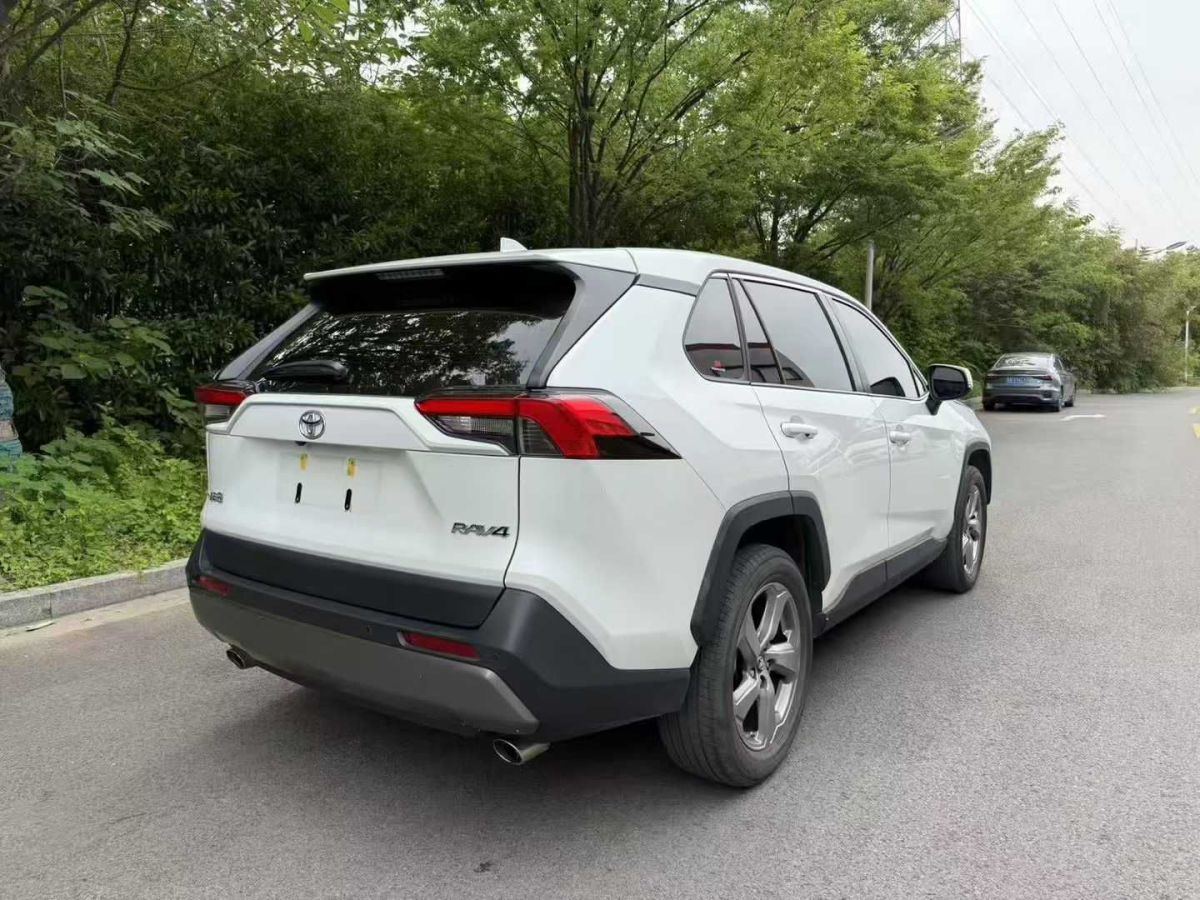 豐田 RAV4榮放  2023款 2.0L CVT兩驅(qū)風(fēng)尚版圖片