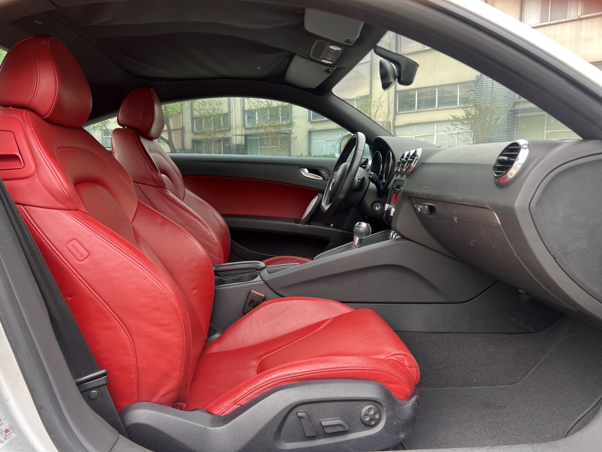 奧迪 奧迪TT  2011款 TT Coupe 2.0TFSI圖片