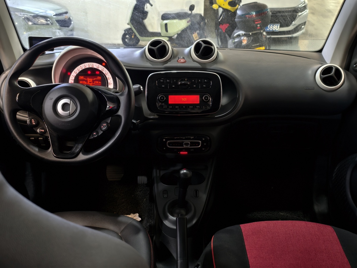 smart fortwo  2015款 1.0L 52千瓦硬頂靈動版圖片