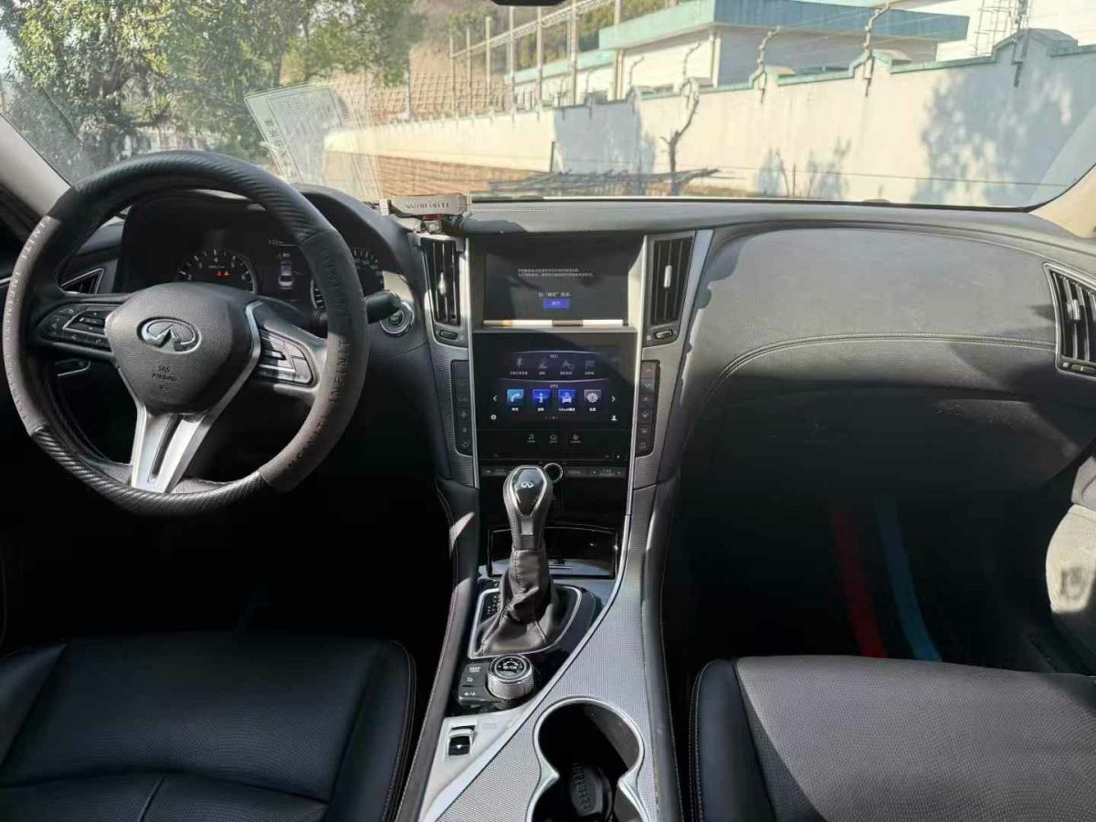 英菲尼迪 Q70  2019款 Q70L 2.0T 奢華版圖片