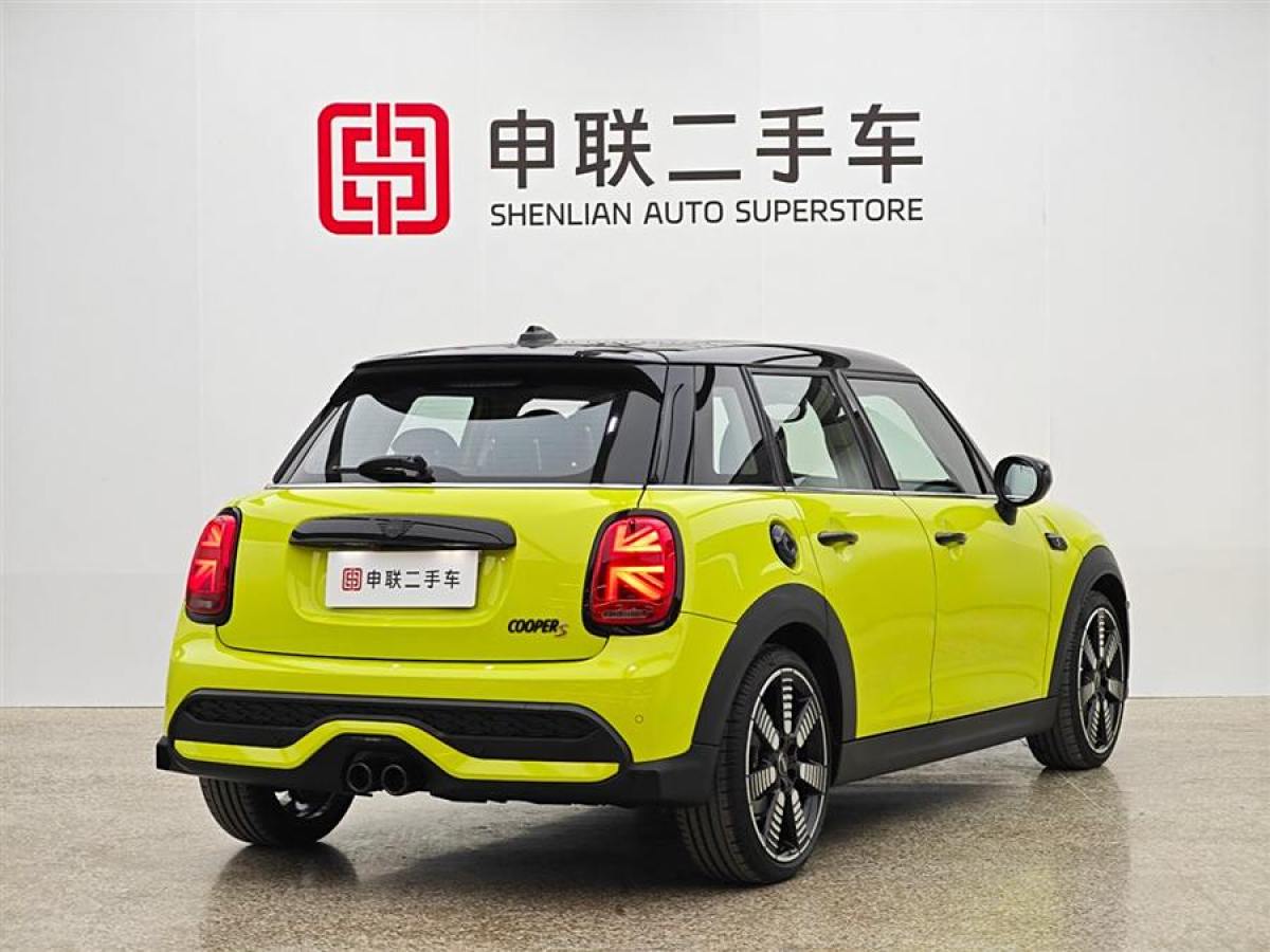 MINI MINI  2023款 2.0T COOPER S 藝術(shù)家 五門版圖片