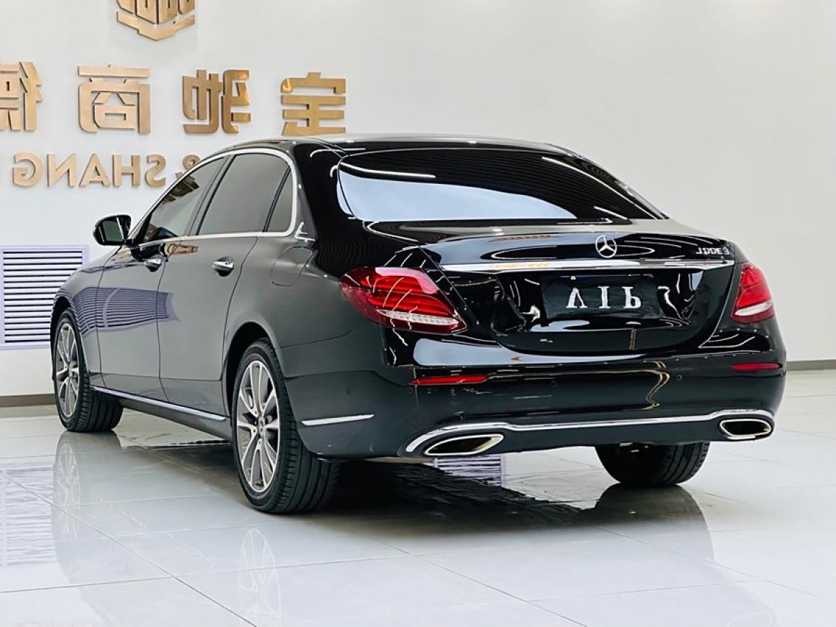 奔馳 奔馳E級  2019款 改款 E 300 L 豪華型圖片