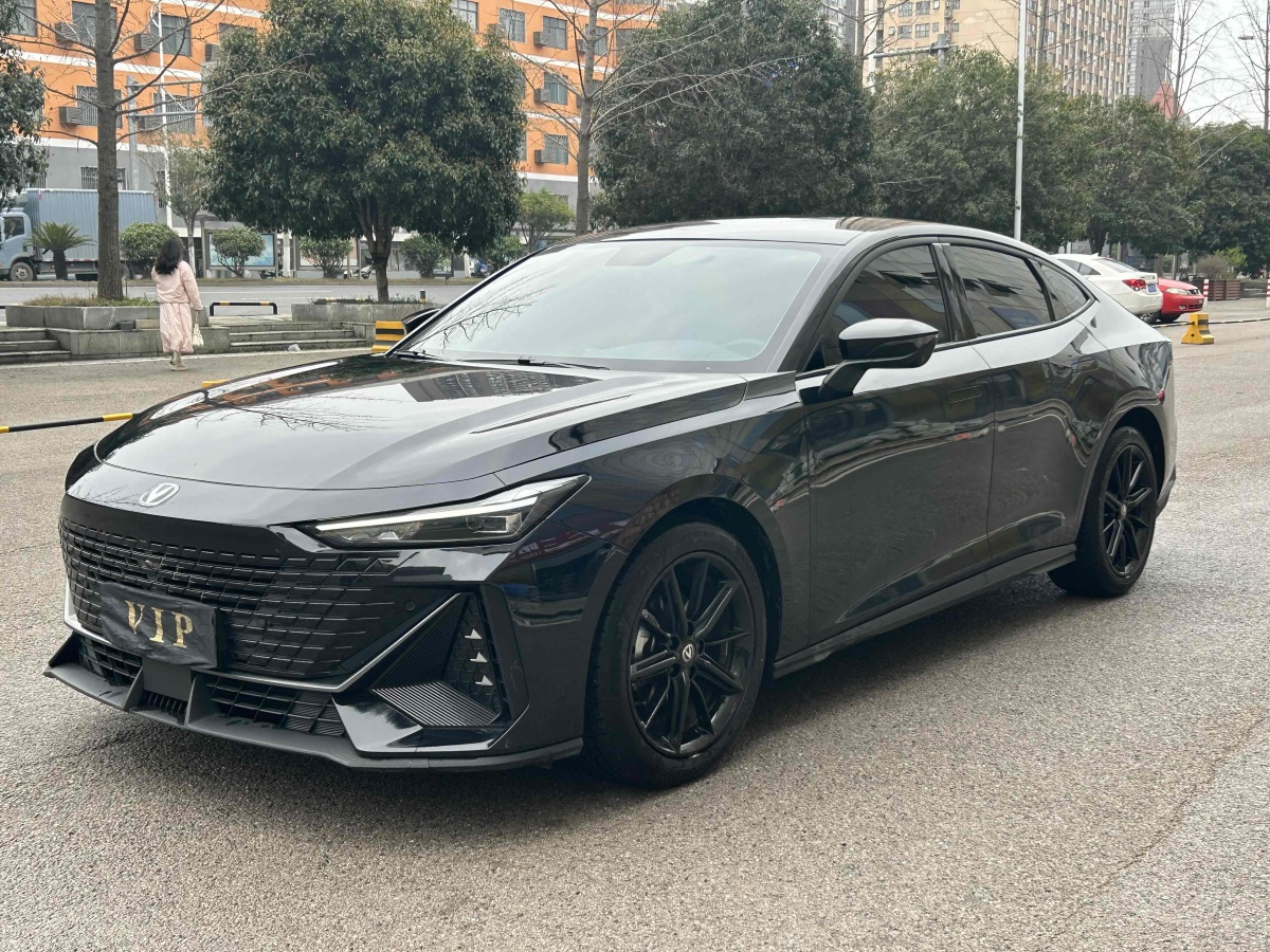 長(zhǎng)安 長(zhǎng)安UNI-V  2022款 1.5T 尊貴型圖片