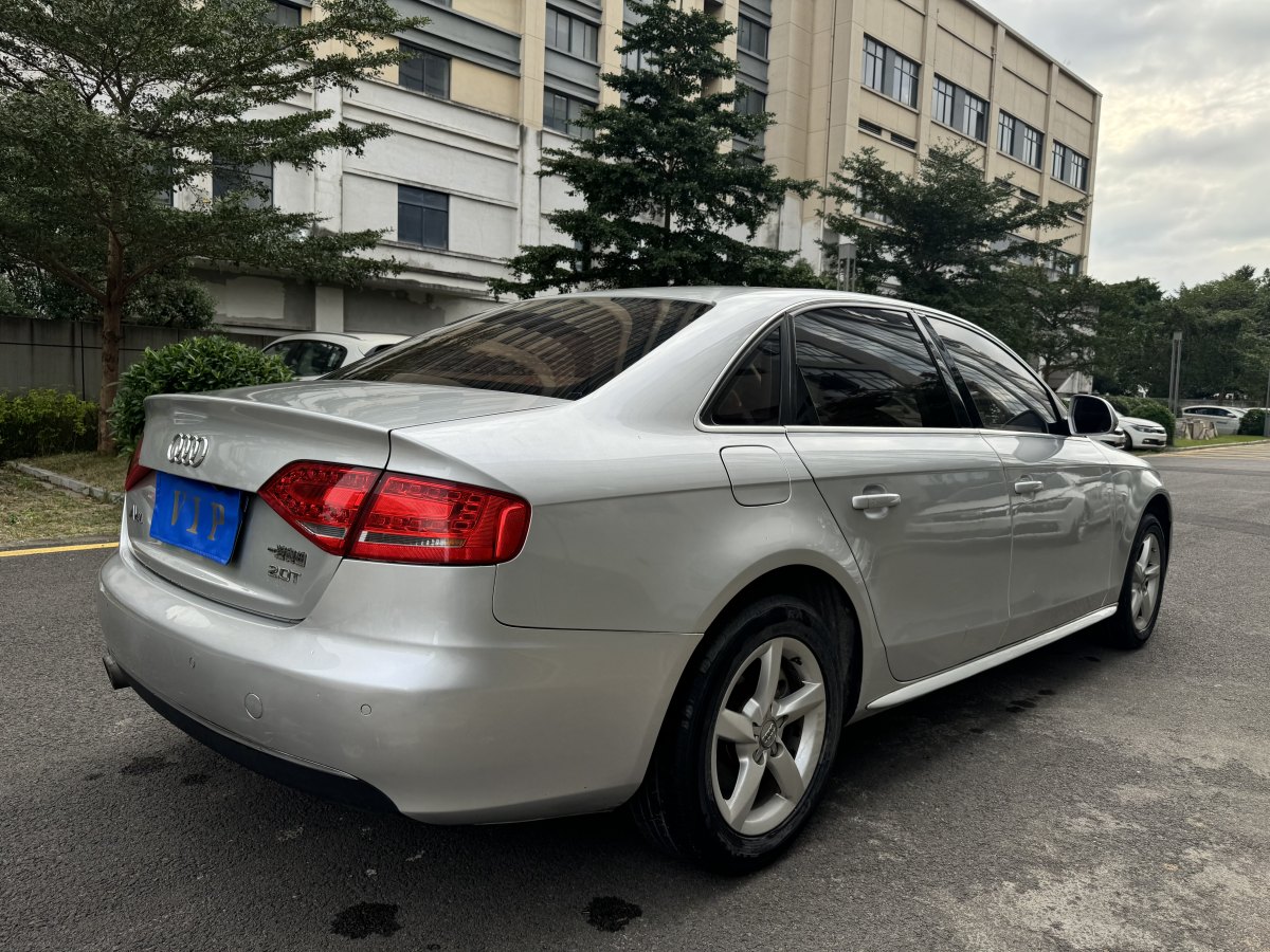 奧迪 奧迪A4L  2009款 2.0 TFSI 標(biāo)準(zhǔn)型圖片