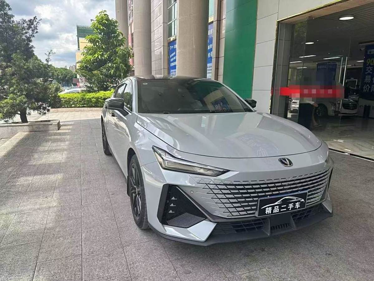 長(zhǎng)安 長(zhǎng)安UNI-V  2022款 1.5T 運(yùn)動(dòng)版圖片