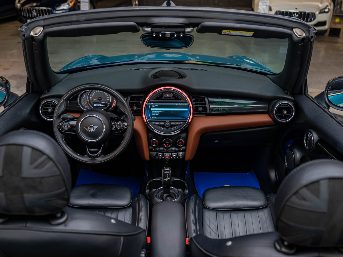 MINI MINI  2019款 1.5T COOPER CABRIO 艺术家图片