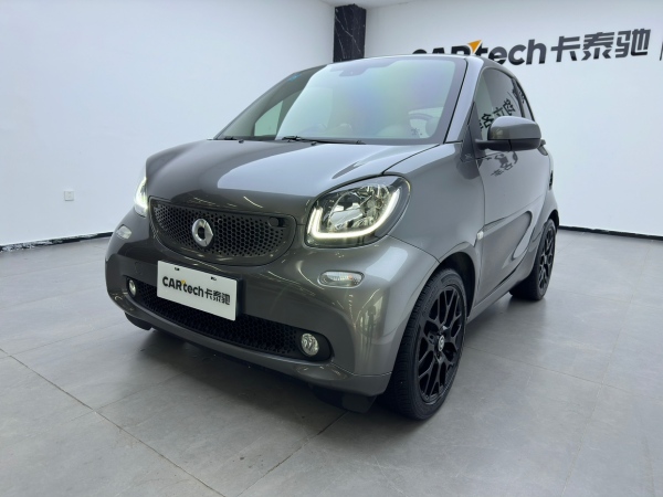 smart fortwo 2018款 0.9T 66千瓦耀钛度特别版