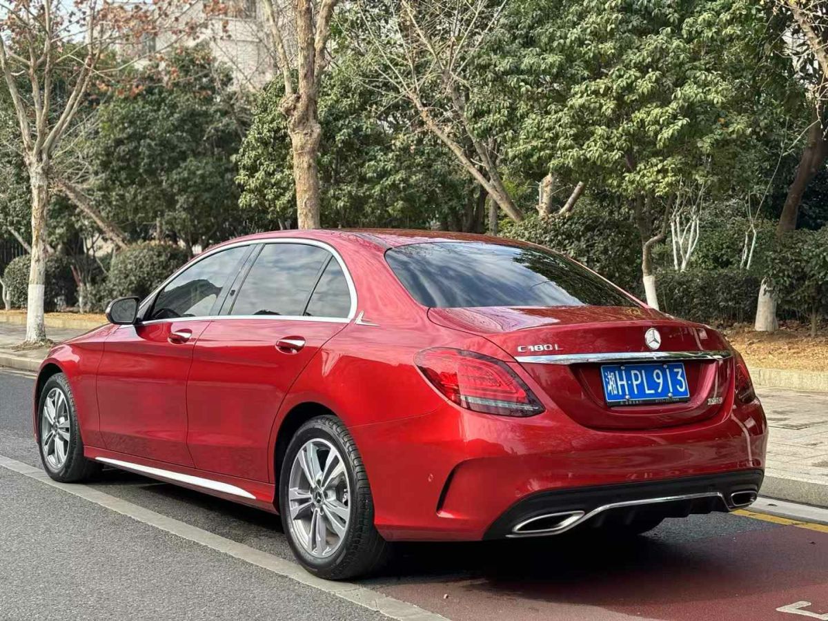 奔馳 奔馳A級  2019款  A 220 L 4MATIC 運(yùn)動轎車圖片