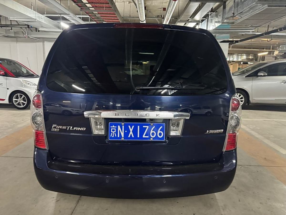 別克 GL8  2008款 陸尊 3.0L XT 導(dǎo)航版圖片