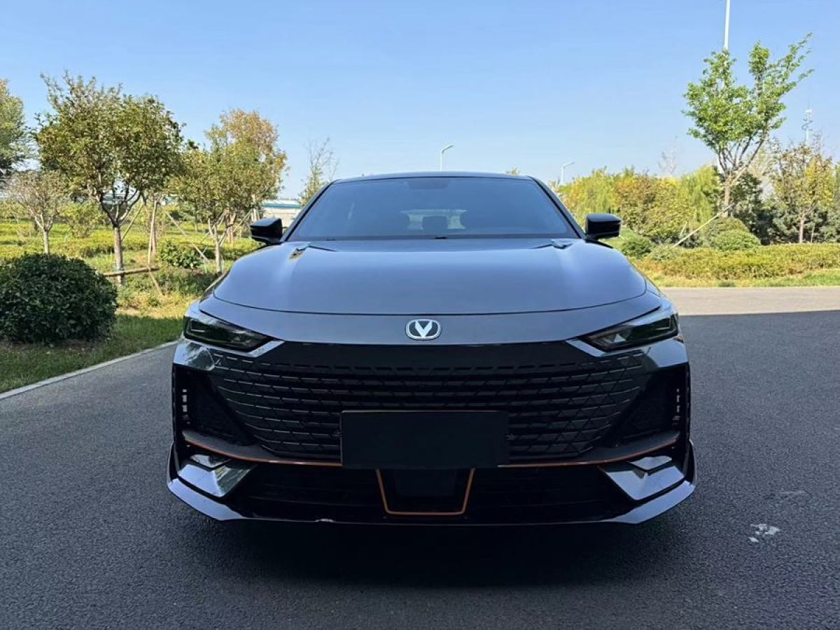 長(zhǎng)安 長(zhǎng)安UNI-V  2022款 1.5T 運(yùn)動(dòng)版圖片