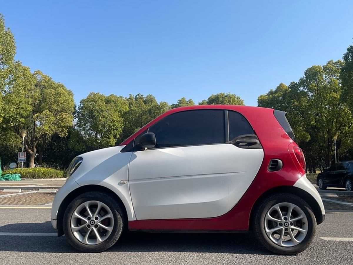 smart fortwo  2015款 1.0L 52千瓦硬頂靈動(dòng)版圖片