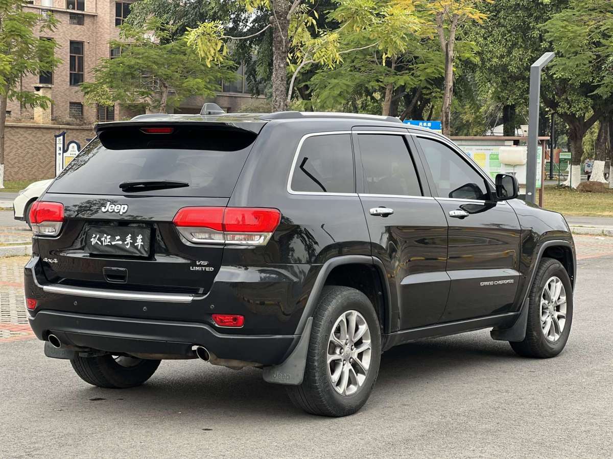 Jeep 大切諾基  2015款 3.0L 舒享導(dǎo)航版圖片