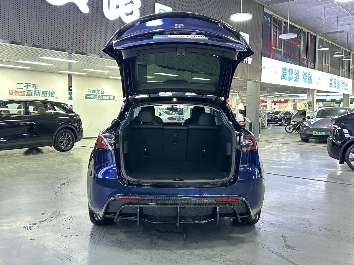 特斯拉 Model 3  2021款 改款 標(biāo)準(zhǔn)續(xù)航后驅(qū)升級版圖片