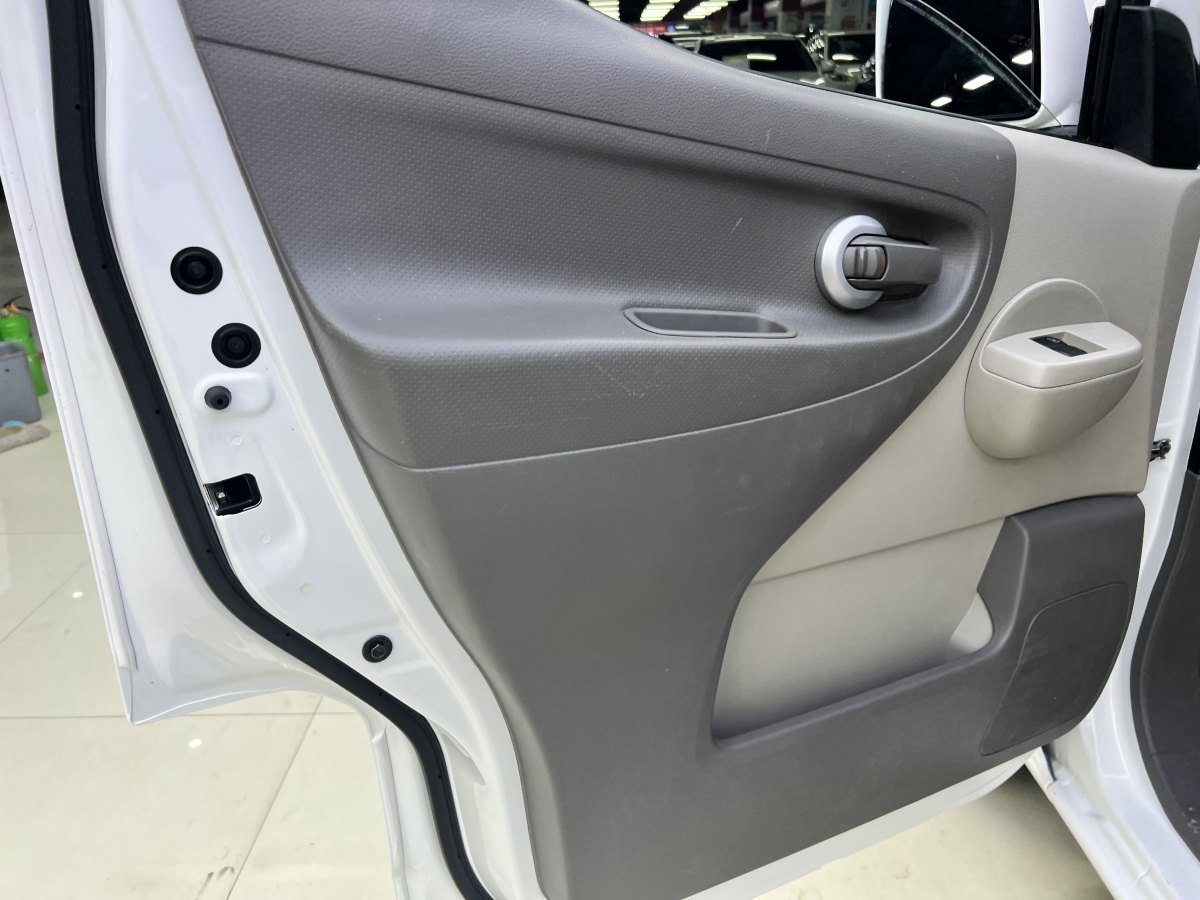 日產(chǎn) NV200  2018款 1.6L CVT豪華型圖片