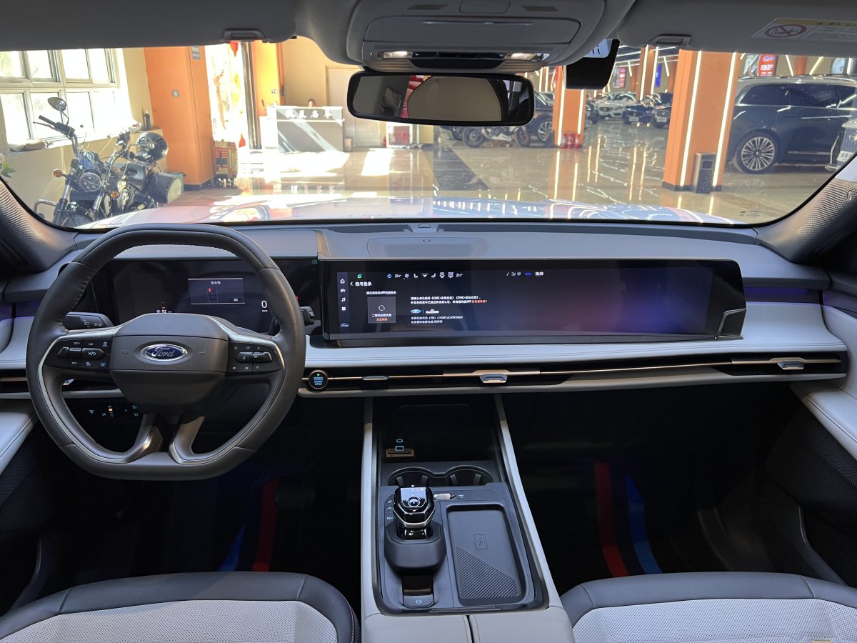 2023年4月福特 銳界  2023款 銳界L 2.0T EcoBoost 四驅(qū)七座至尊型