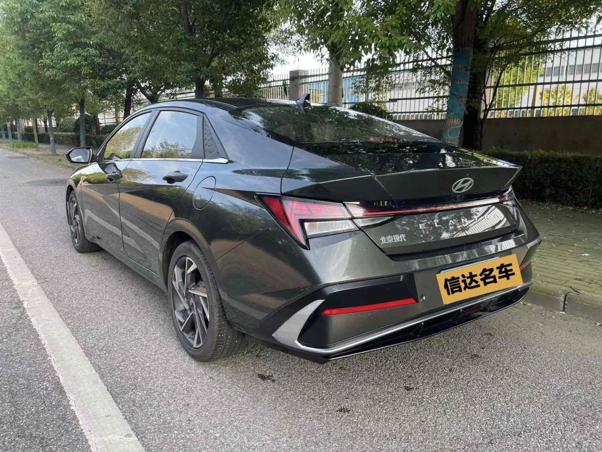 现代 伊兰特  2023款 1.5L CVT LUX尊贵版图片