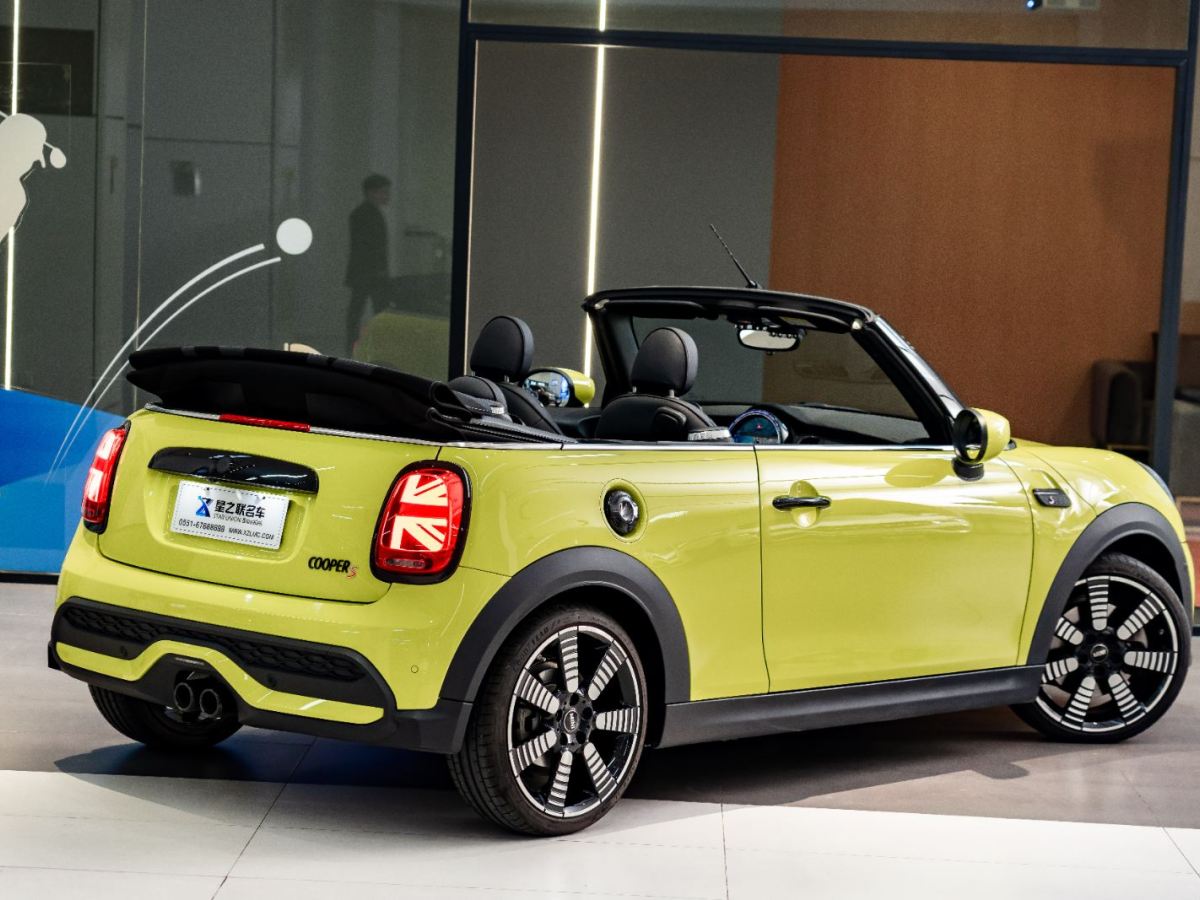 MINI 23款 改款 2.0T COOPER S CABRIO 藝術家圖片