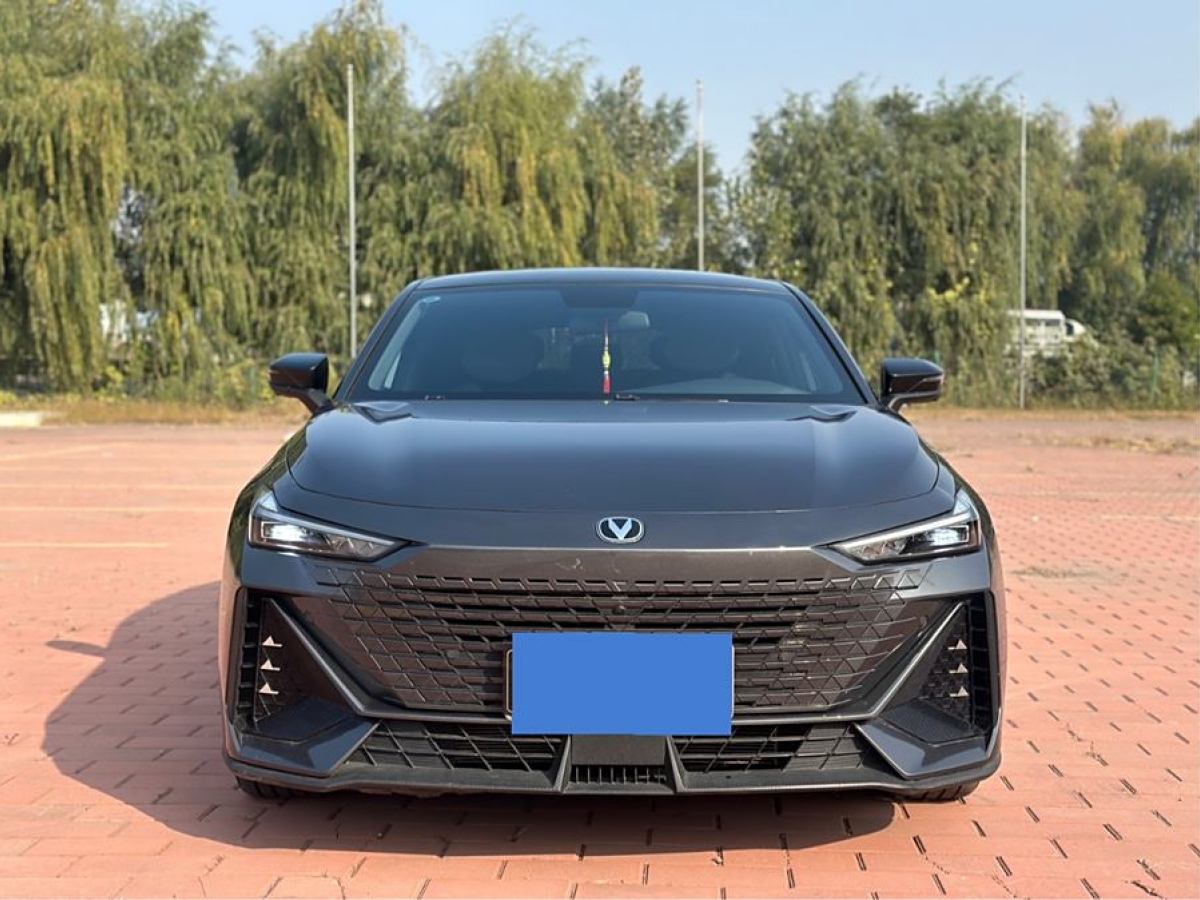 長(zhǎng)安 長(zhǎng)安UNI-V  2022款 1.5T 尊貴型圖片