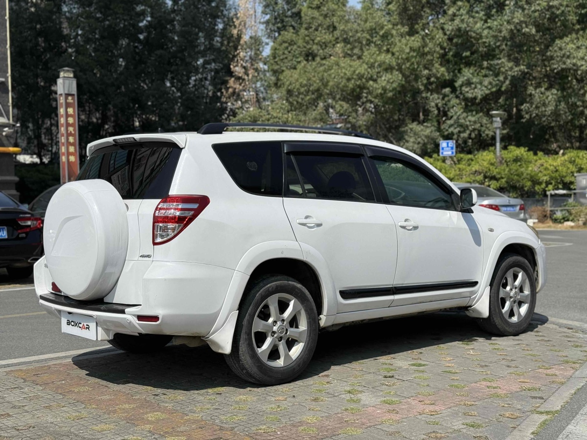 豐田 RAV4榮放  2009款 2.4L 自動豪華導(dǎo)航版圖片