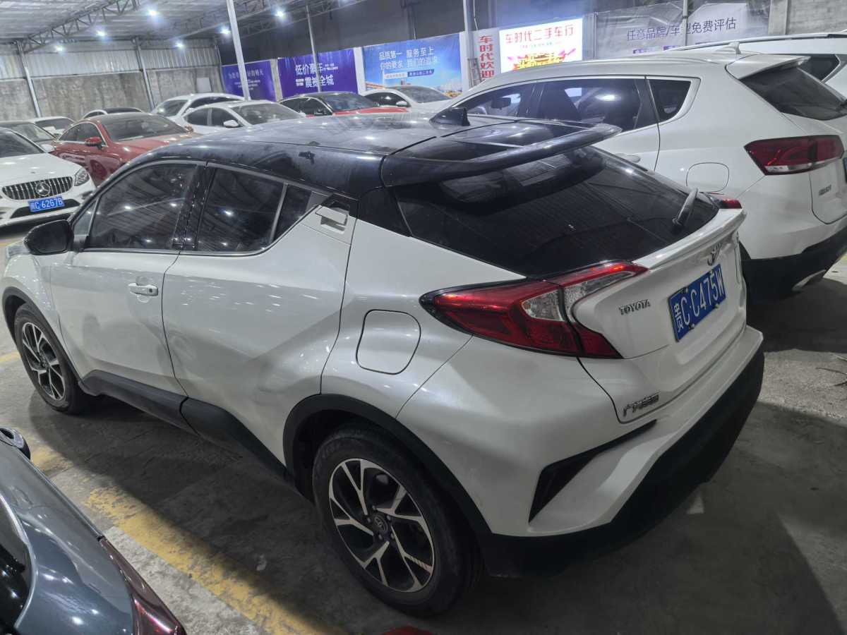 豐田 C-HR  2020款 2.0L 領(lǐng)先版圖片