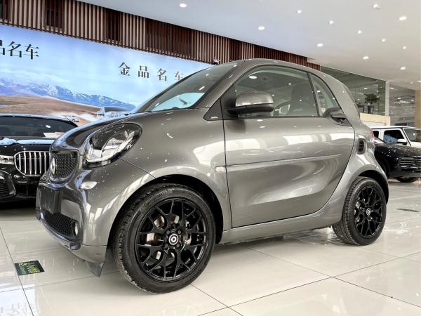 smart fortwo  2018款 0.9T 66千瓦耀钛度特别版