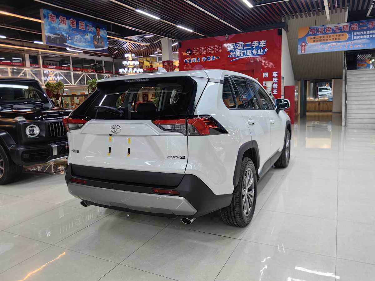 2024年7月豐田 RAV4  2018款 榮放 2.0L CVT兩驅(qū)風(fēng)尚版