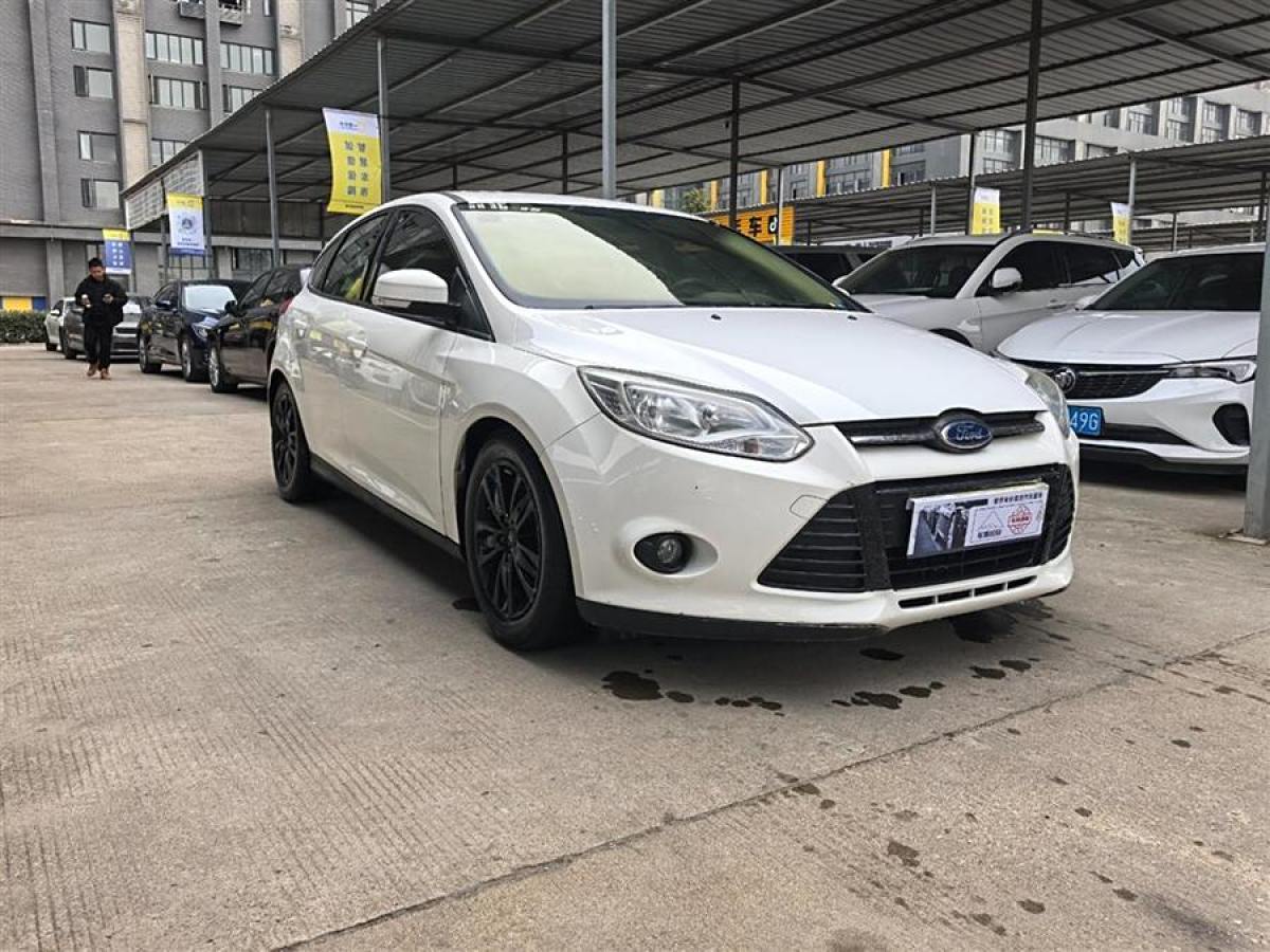 福特 福克斯  2012款 兩廂 1.6L 自動(dòng)舒適型圖片