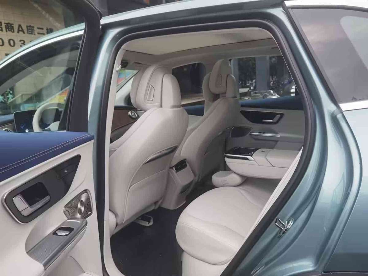 2024年6月奔馳 奔馳EQE SUV  2024款 350 4MATIC 豪華版