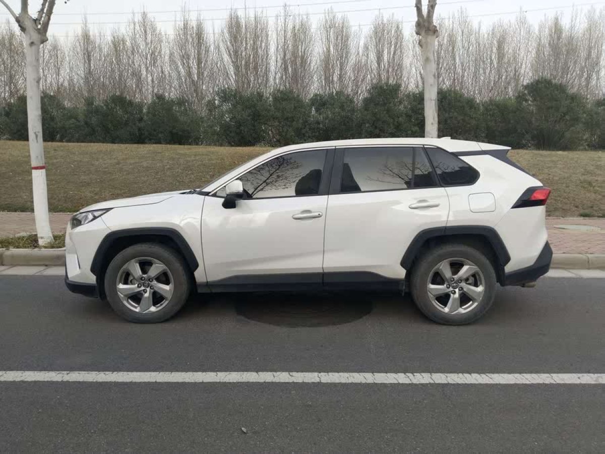 豐田 RAV4榮放  2020款 2.0L CVT兩驅(qū)風(fēng)尚版圖片