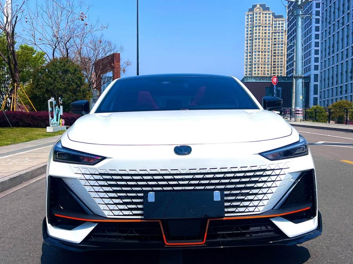 長安 長安UNI-V  2023款 1.5T 運(yùn)動(dòng)版圖片