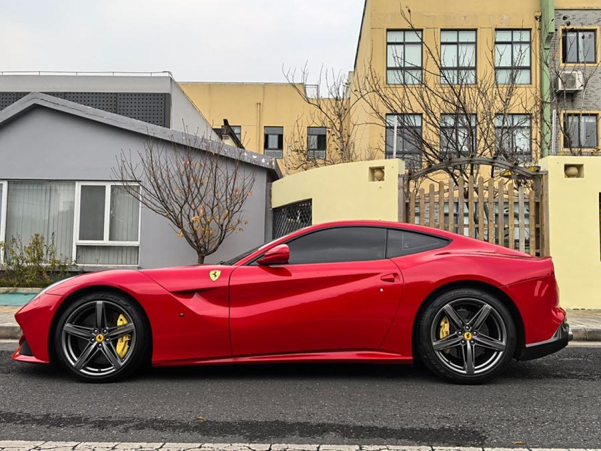 法拉利 F12berlinetta  2013款 6.3L 標(biāo)準(zhǔn)型圖片