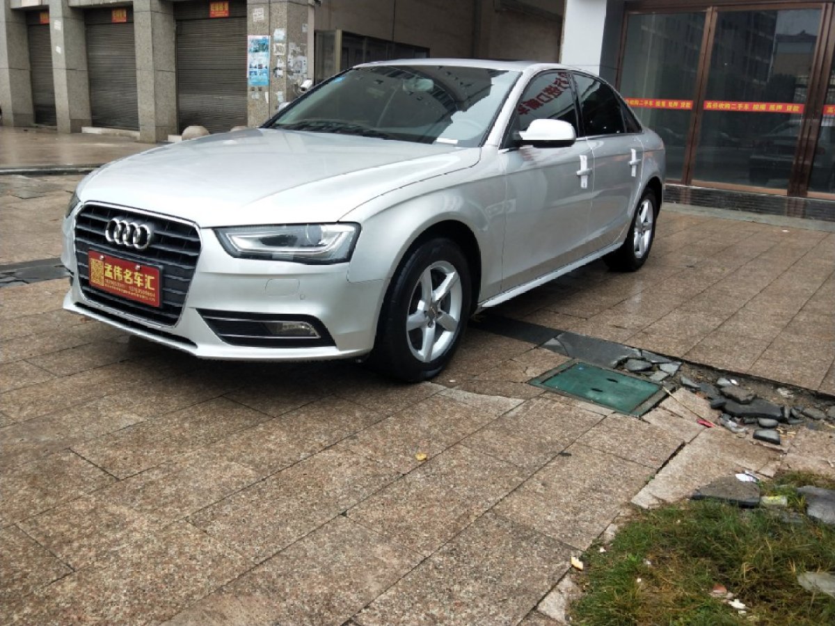 奧迪 奧迪A4L  2013款 30 TFSI 自動(dòng)舒適型圖片