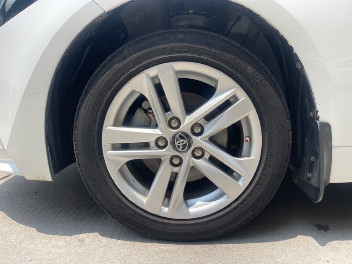 豐田 雷凌  2022款 雙擎 1.8H E-CVT領(lǐng)先版圖片