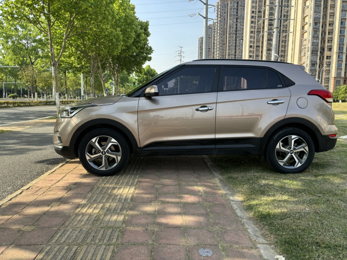 現(xiàn)代 ix25  2017款 1.6L 自動智能型圖片