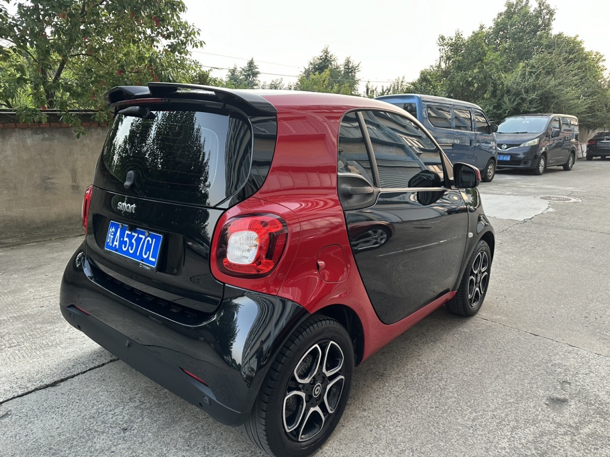 smart fortwo  2019款 0.9T 66千瓦硬頂先鋒版 國(guó)VI圖片