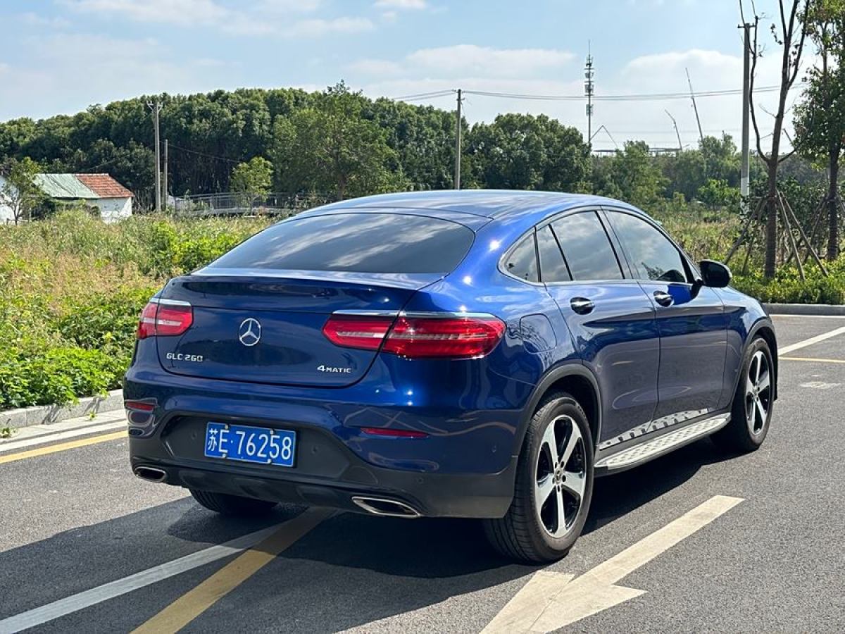 2019年4月奔馳 奔馳GLC  2023款 改款 GLC 260 4MATIC 轎跑SUV