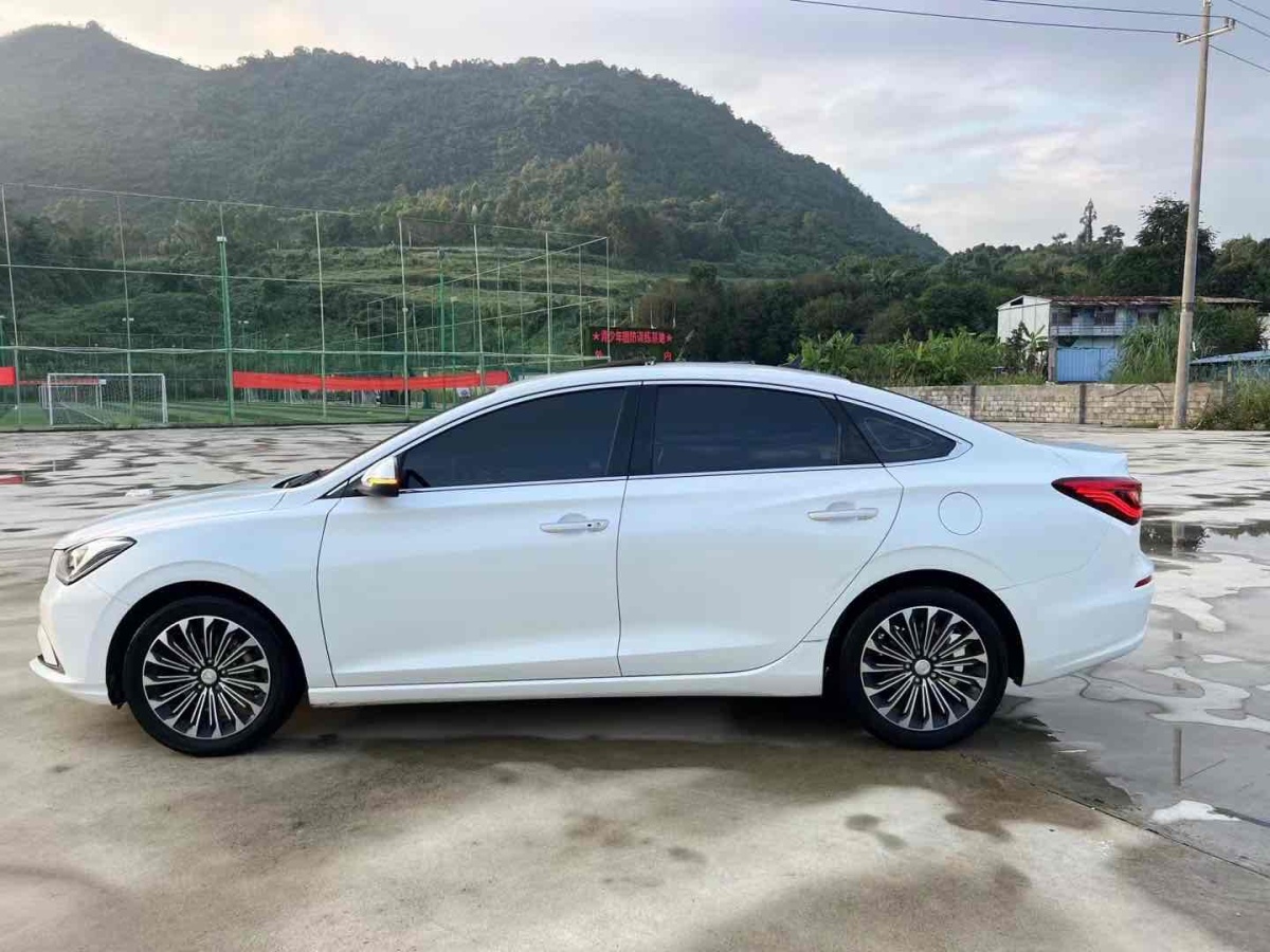 長安 逸動  2019款  高能版 1.6L GDI 自動領(lǐng)鋒型 國VI圖片