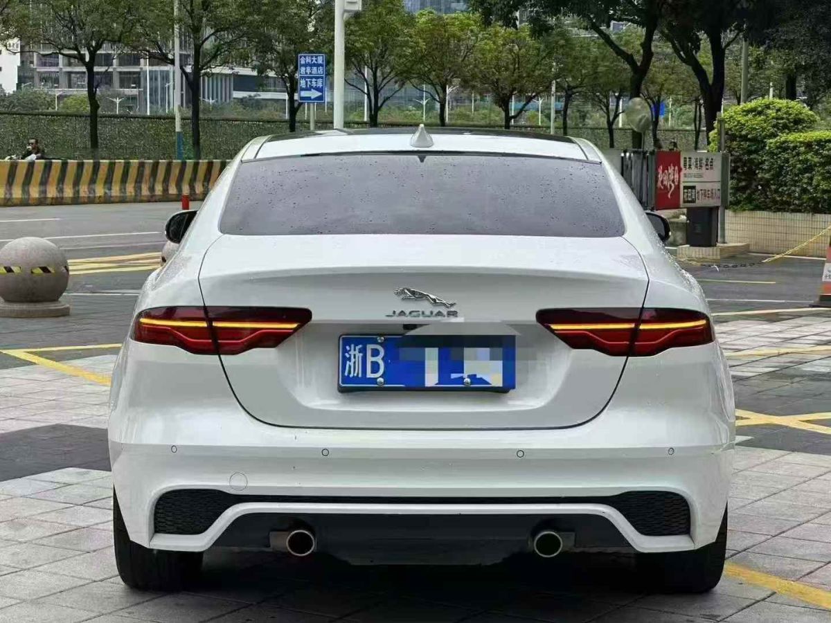 捷豹 XE 圖片