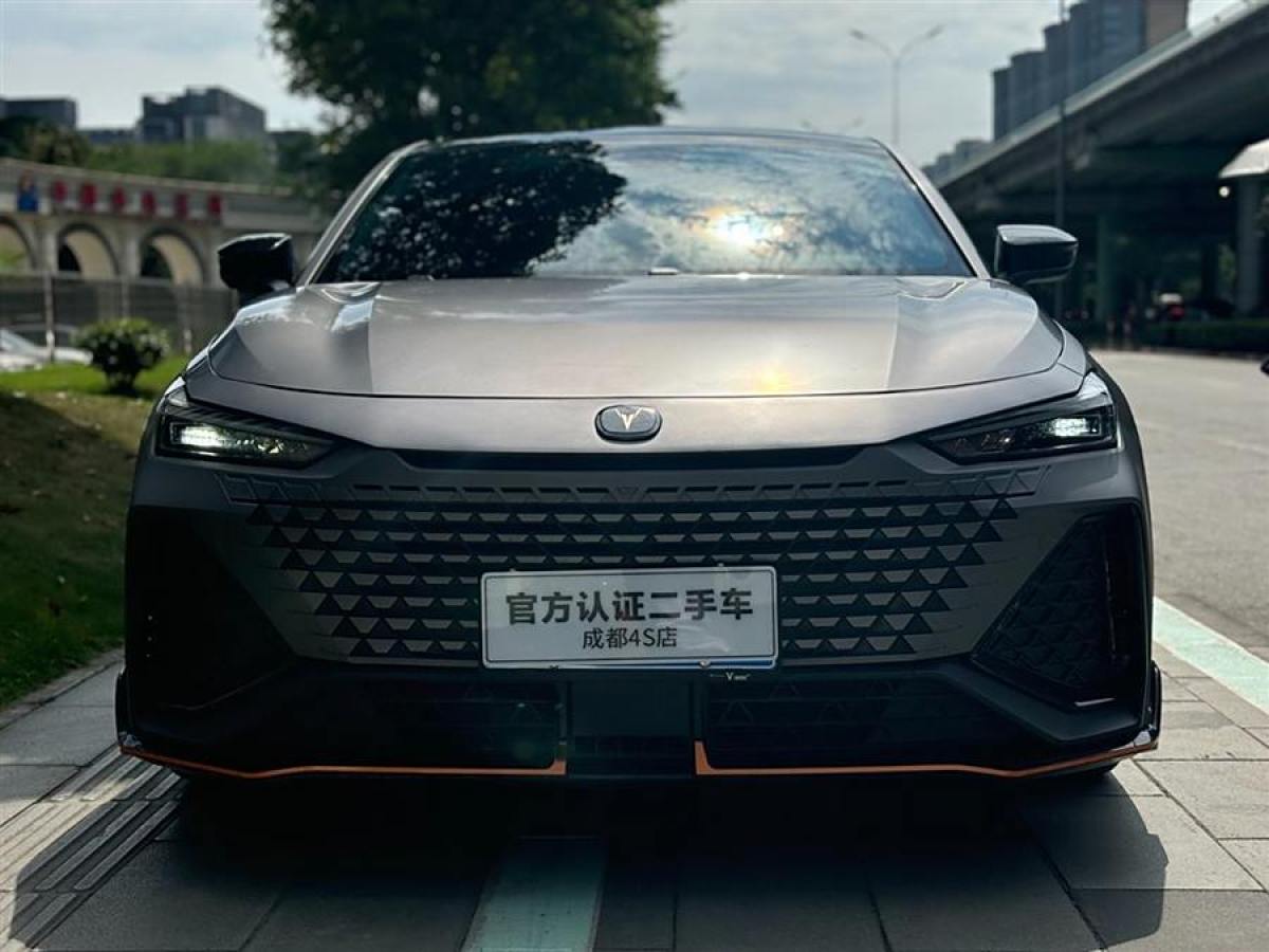 長安 長安UNI-V  2022款 1.5T 運(yùn)動(dòng)版圖片